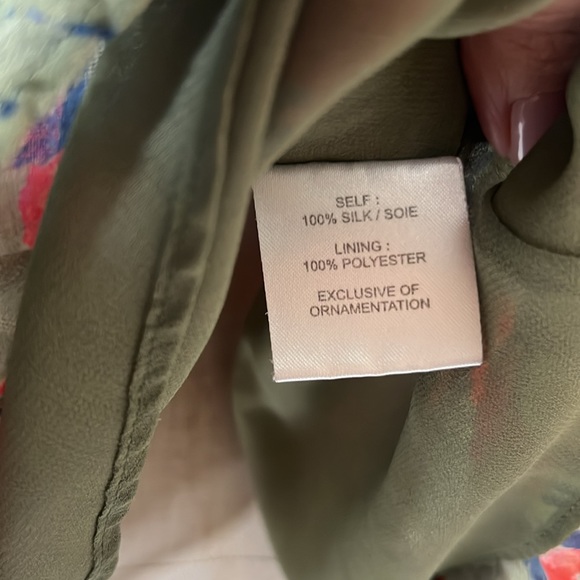 TANYA TAYLOR
Anita V-Neck Floral-Print Silk Top - Picture 6 of 6